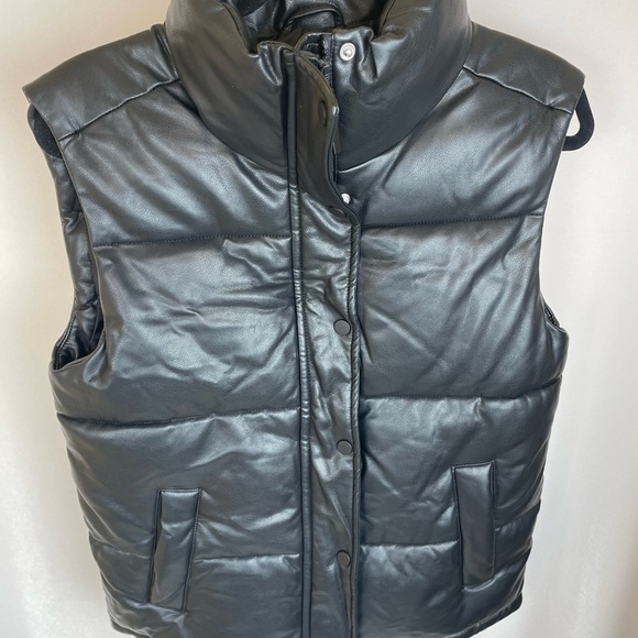 Marc New York Andrew Marc black Faux Leather Puffer Vest size Small - Picture 6 of 15